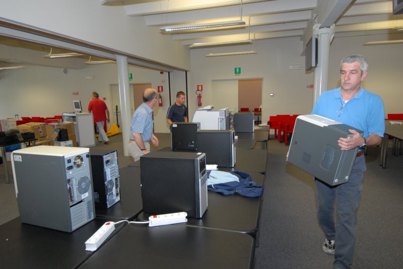 013_setting_up6.jpg